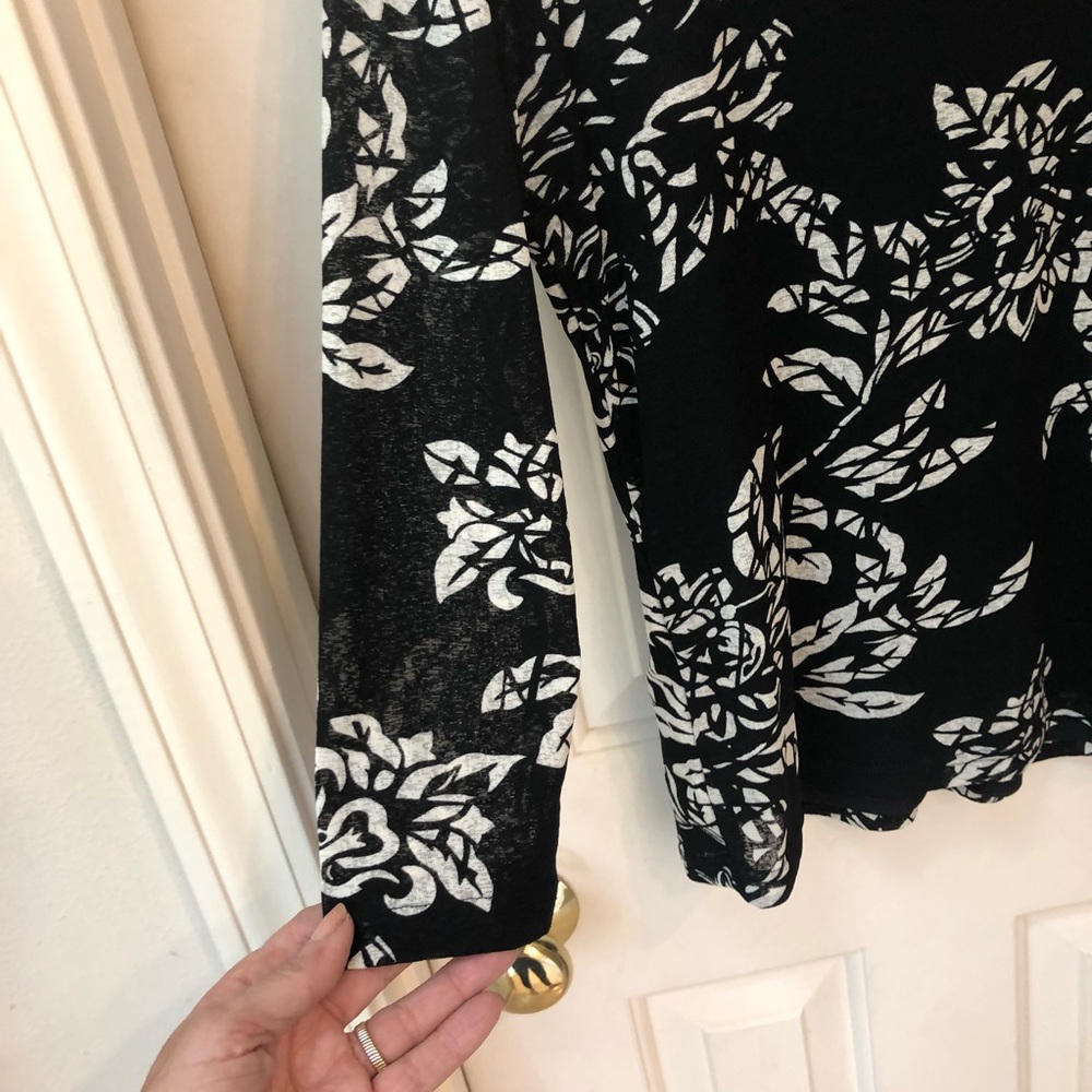 Black & White design long sleeve T style, Sz S - Picture 6 of 11